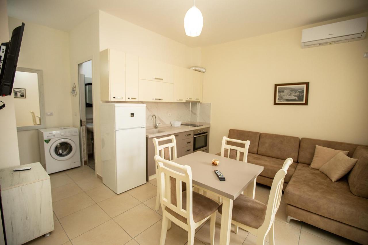 Velipoja Apartments Ngoại thất bức ảnh